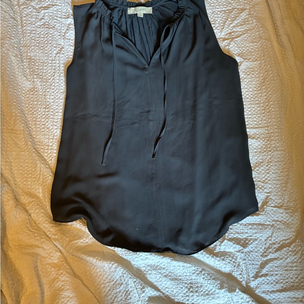 Loft Women's Black Sleeveless Top - medium